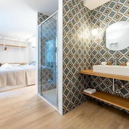 Luxury Beachfront Living On The With Big Terrace *