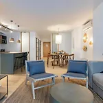 דירה Luxury Beachfront Living On The With Big Terrace טורמולינוס