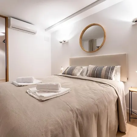 Luxury Beachfront Living On The With Big Terrace Appartement *