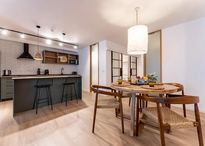 Appartement Luxury Beachfront Living On The With Big Terrace *